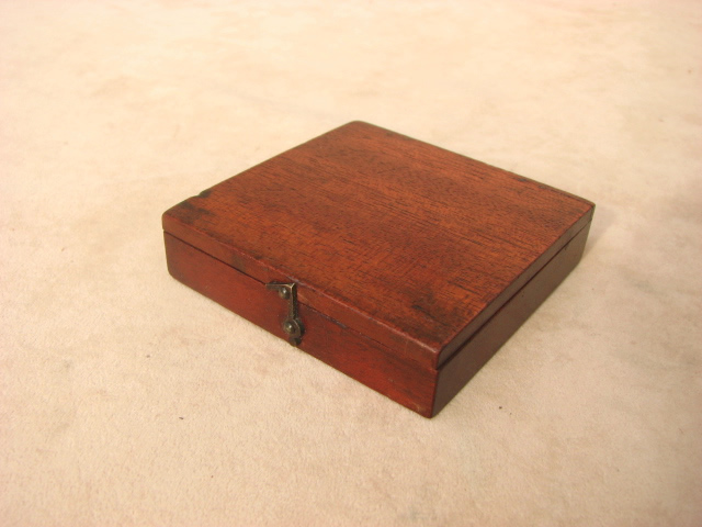 Victorian mahogany pocket compass - closed view